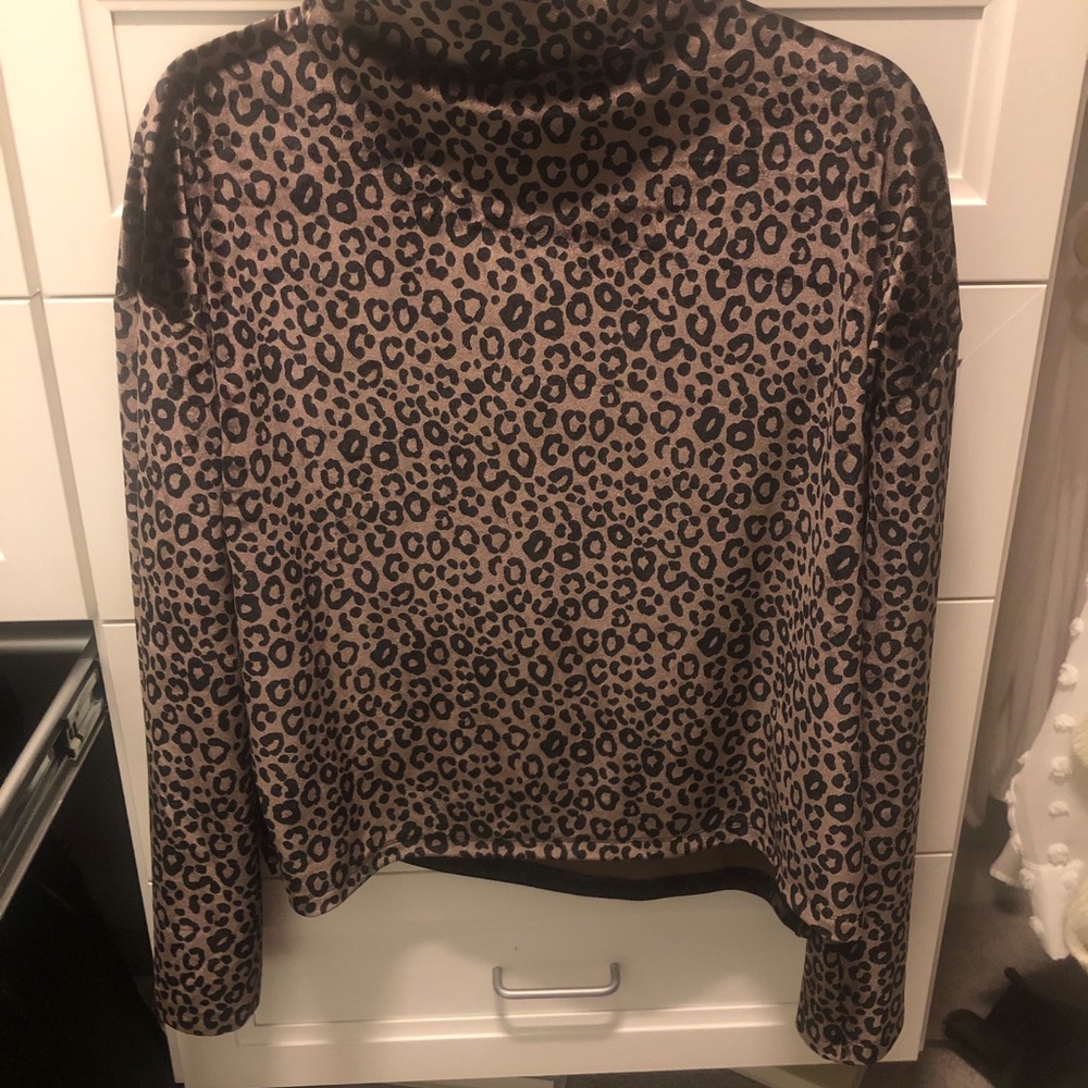 VS leopard velvet top